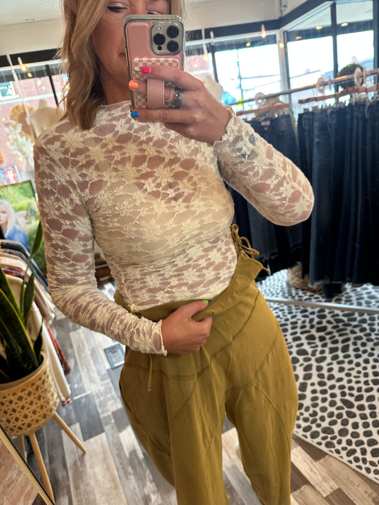 Easy Choice Allover Lace Fitted Top