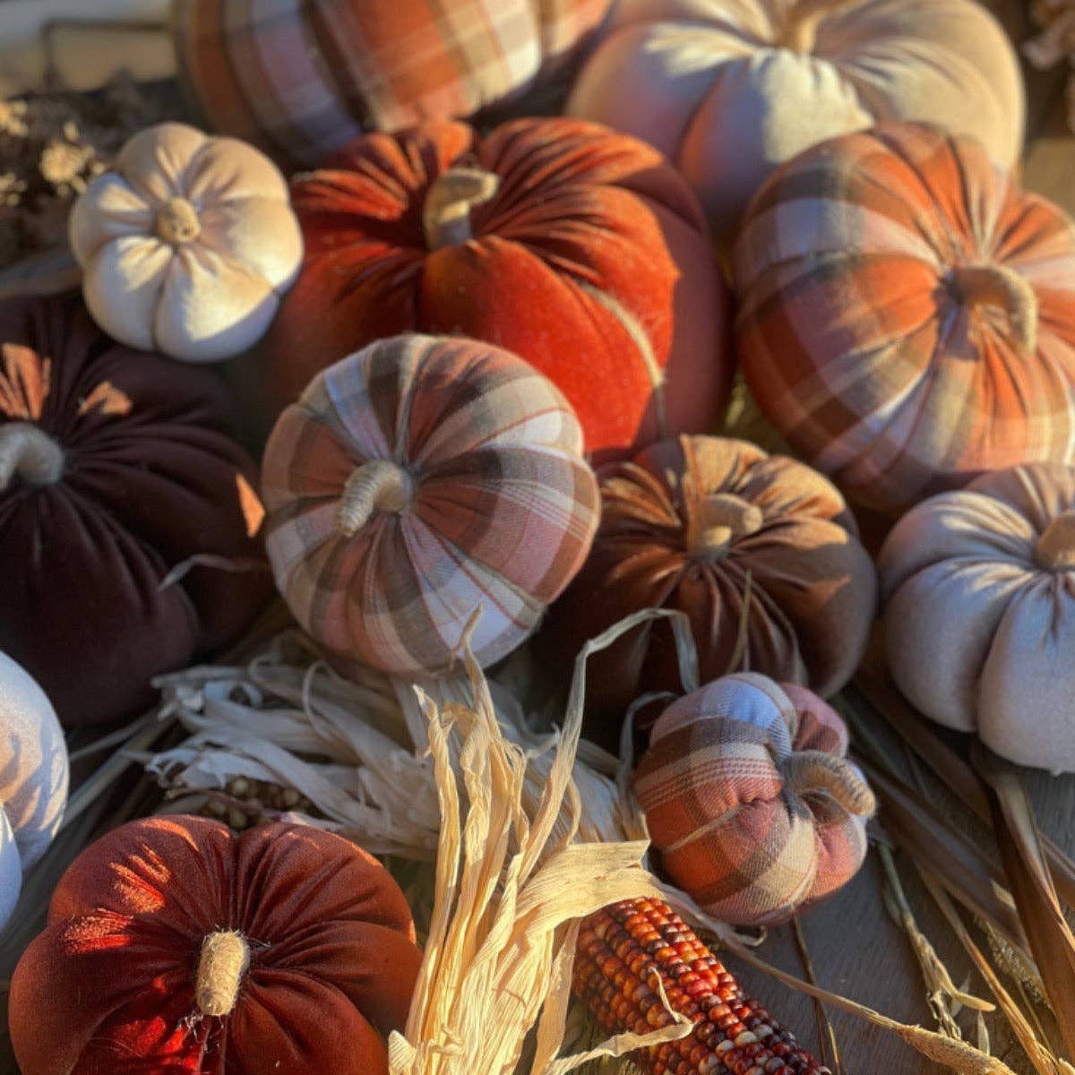 Med. Pecan Velvet Fall Pumpkin