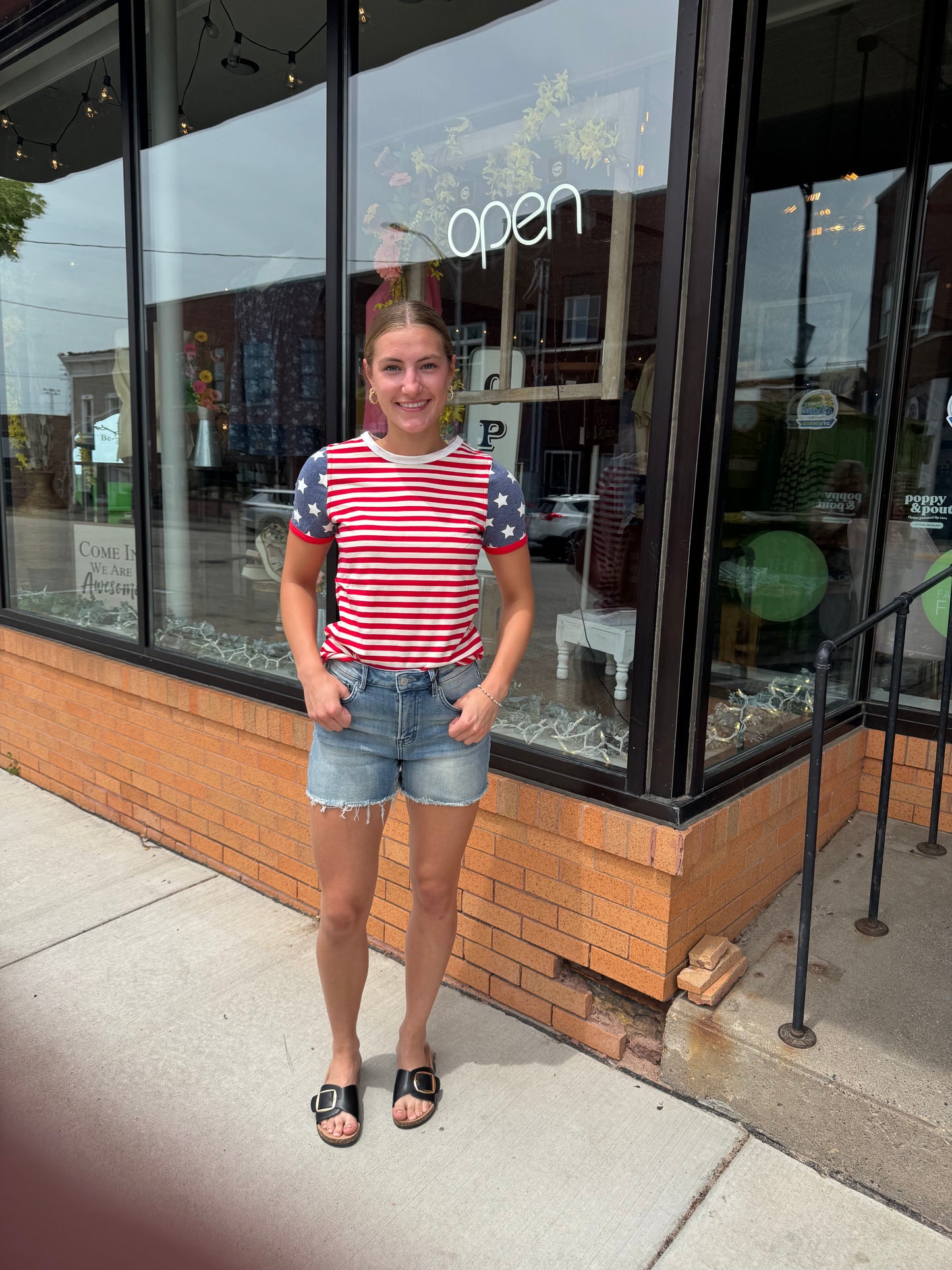 Ampersand Avenue Lulu Tee - Old Glory