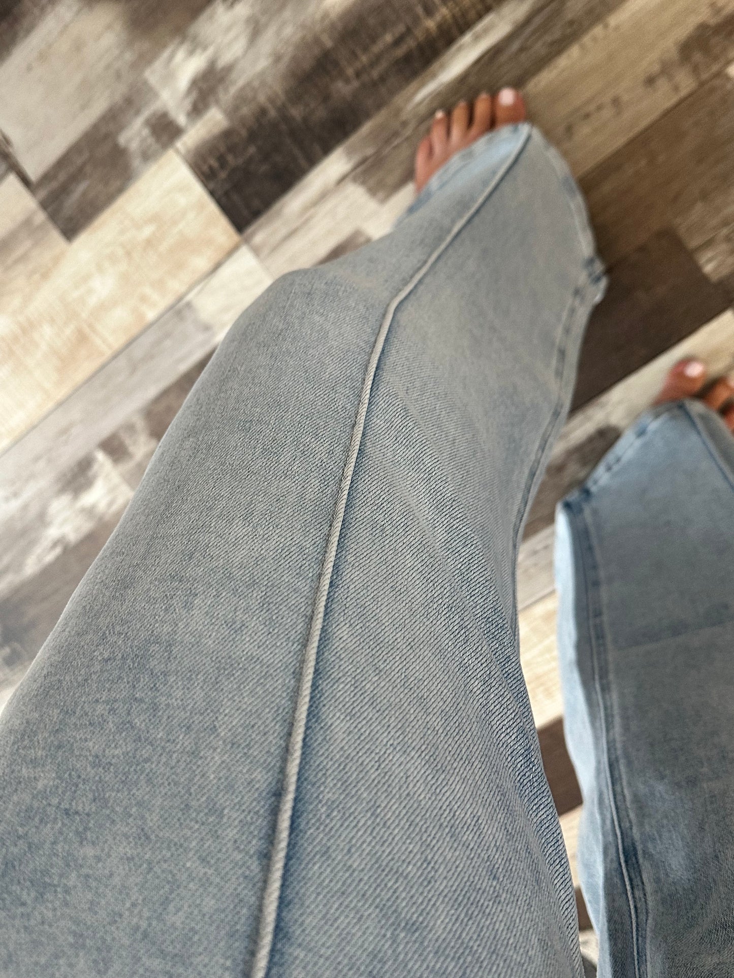 Risen High Waist Wide Leg Pintuck Detailed Jeans