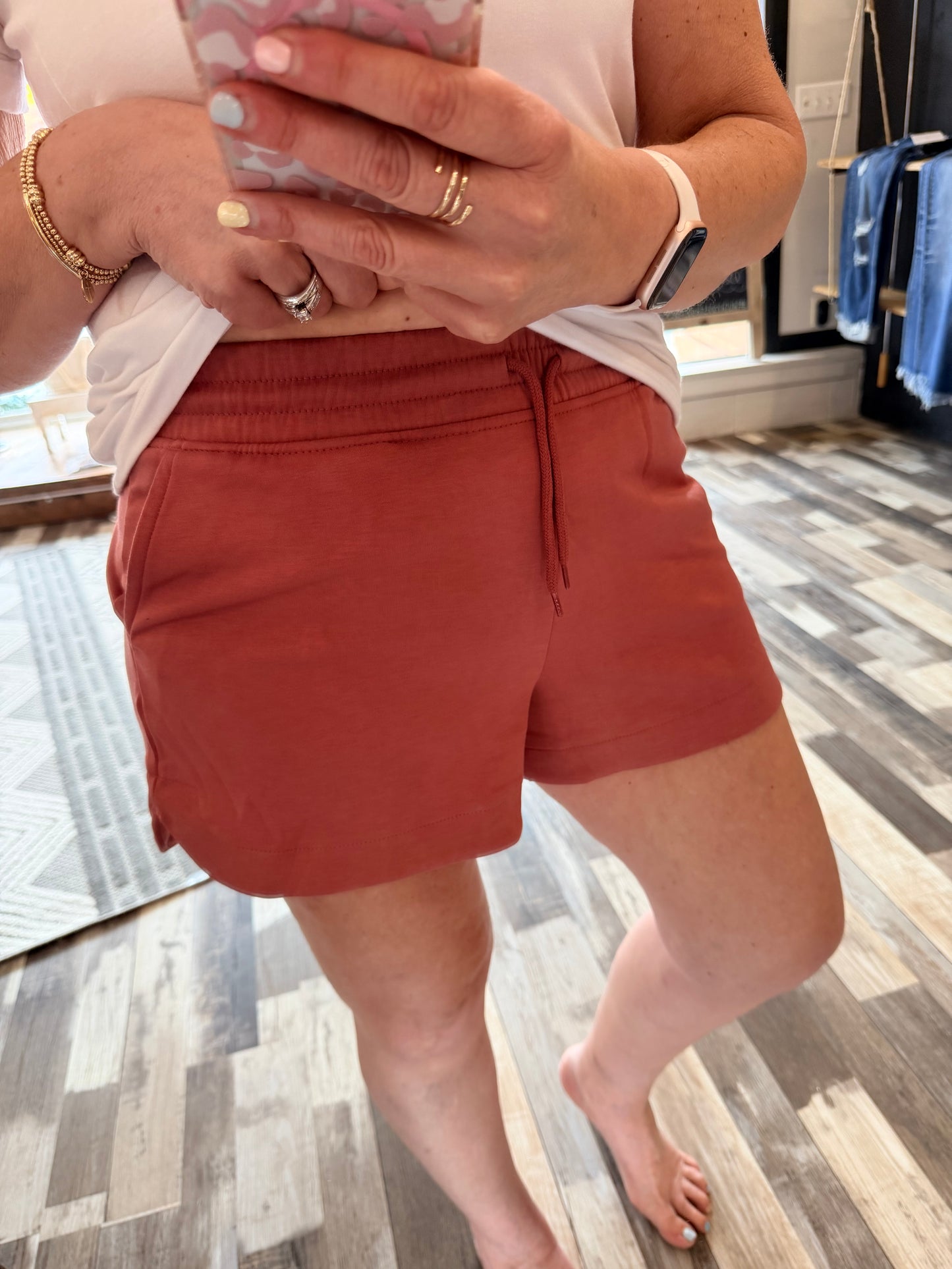 Scuba Elastic Waistband Shorts w/Pockets
