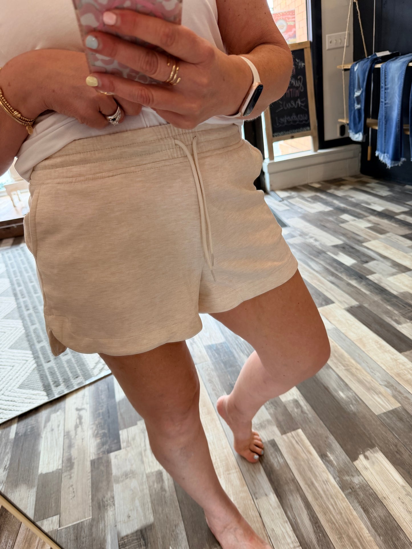 Scuba Elastic Waistband Shorts w/Pockets