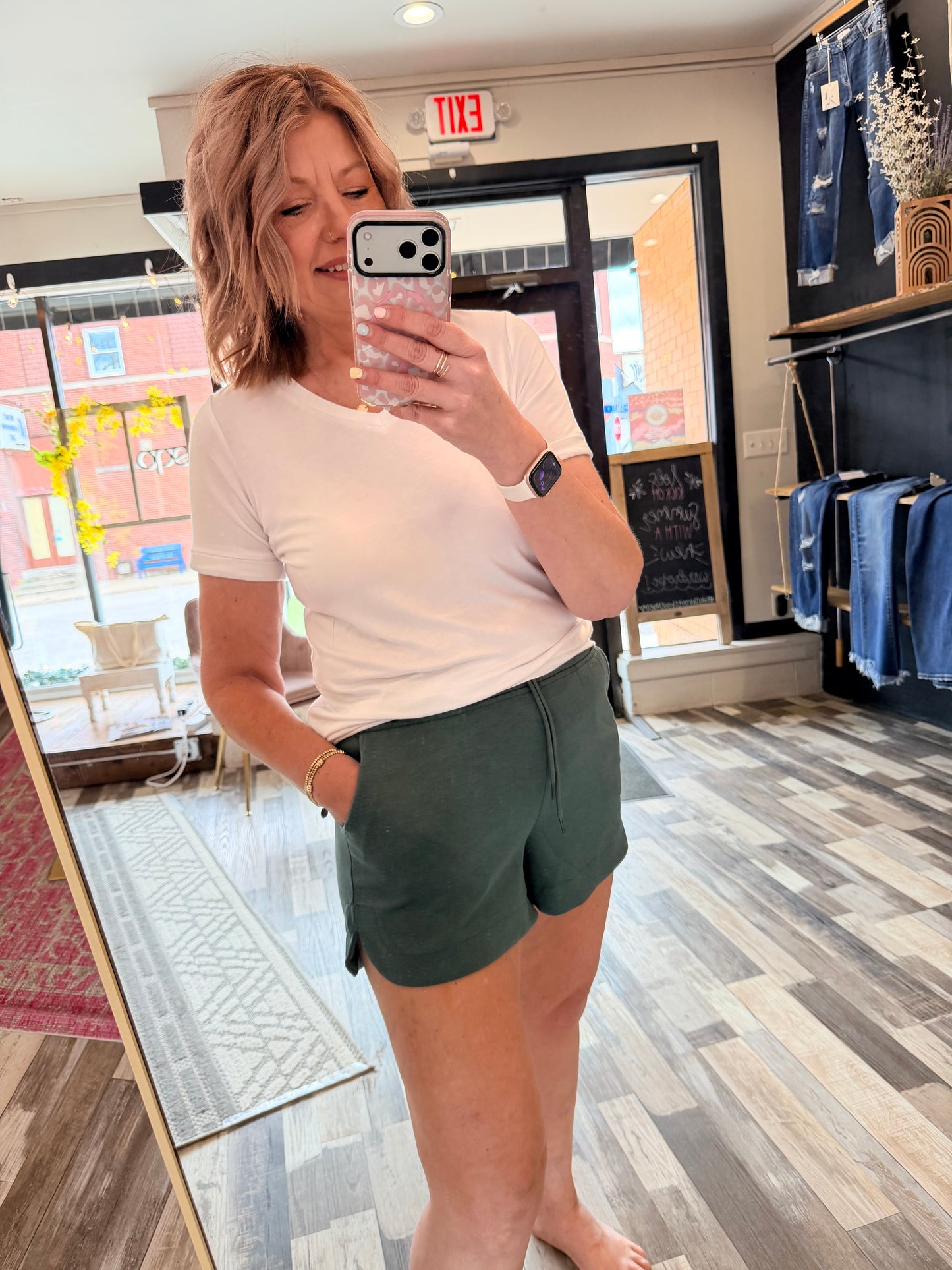 Scuba Elastic Waistband Shorts w/Pockets