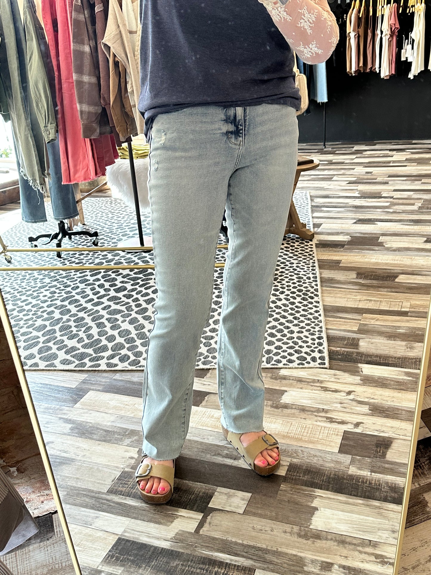 Judy Blue  Mid Rise Light Wash Dad Jeans