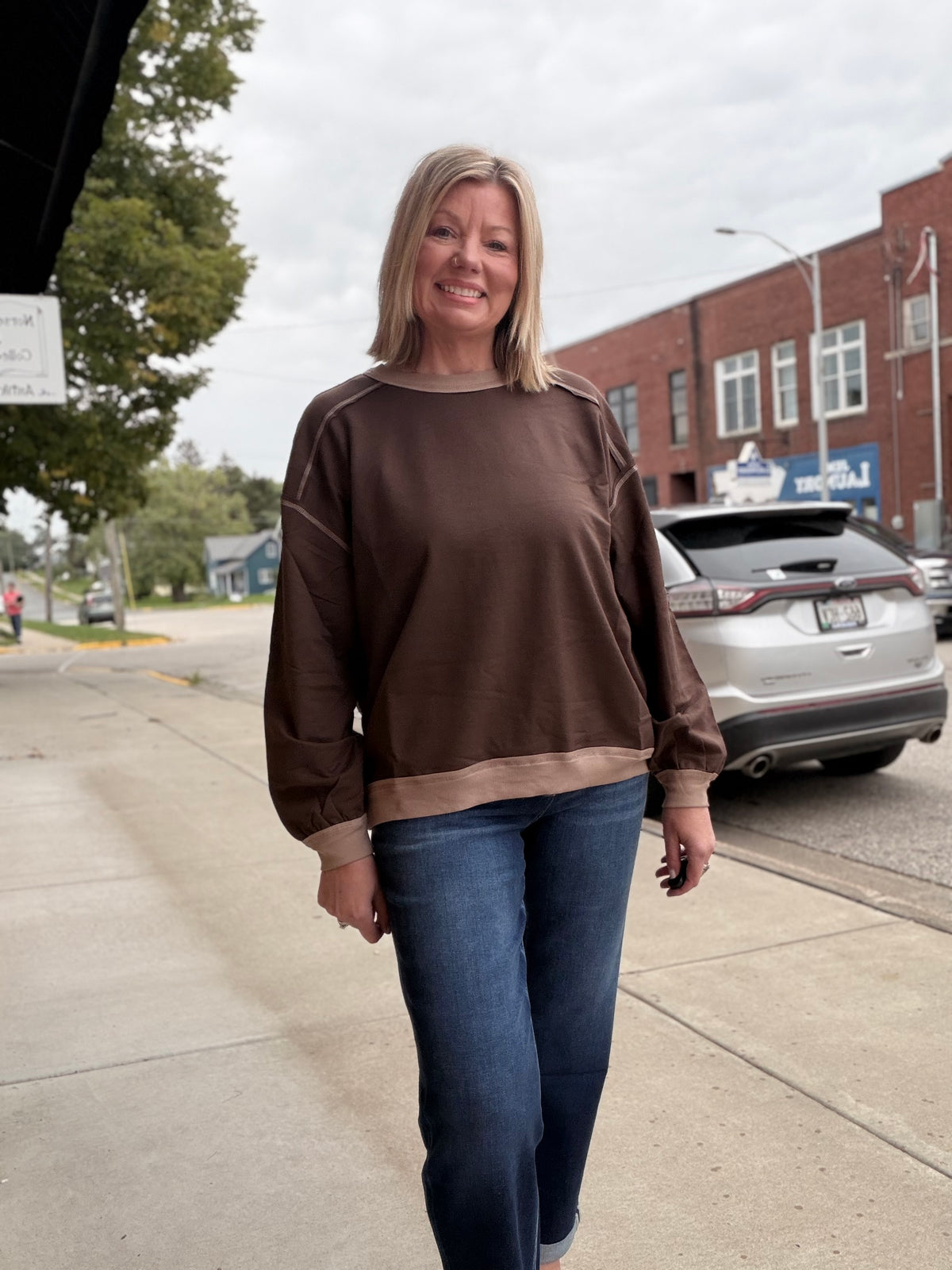 Weekend Crush Exposed Seam Contrast Top
