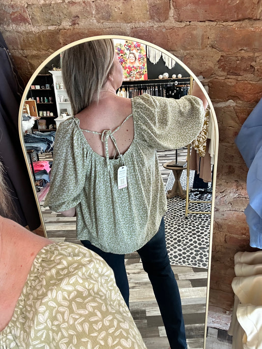 Don't Tie Me Back Floral Top