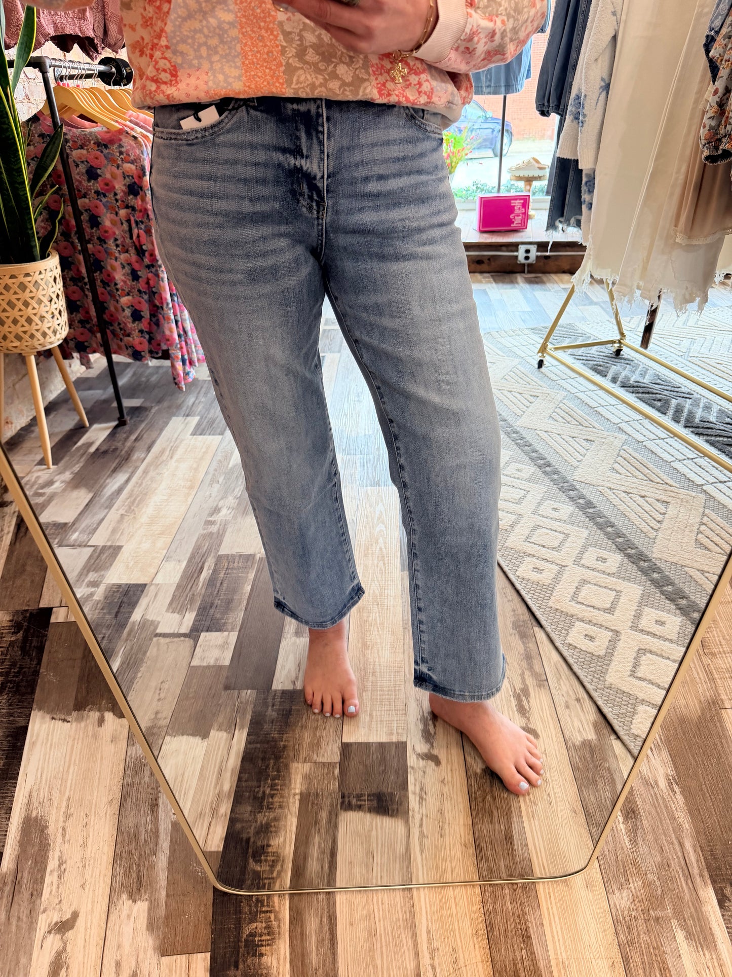 Mica Mid Rise Loose Fit Straight Ankle