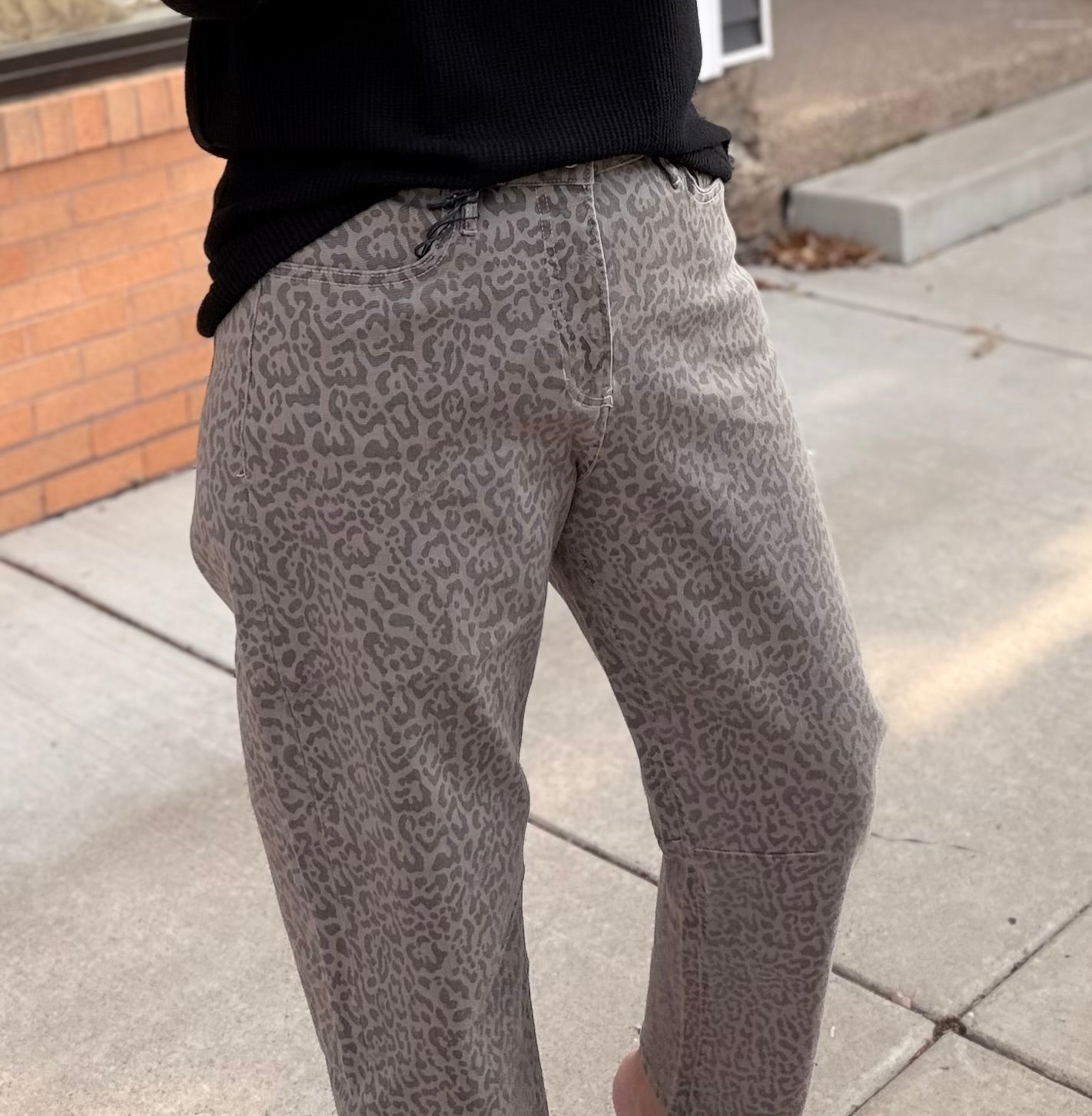 Mica High Rise Straight - Tummy Tuck Ankle Leopard Barrel