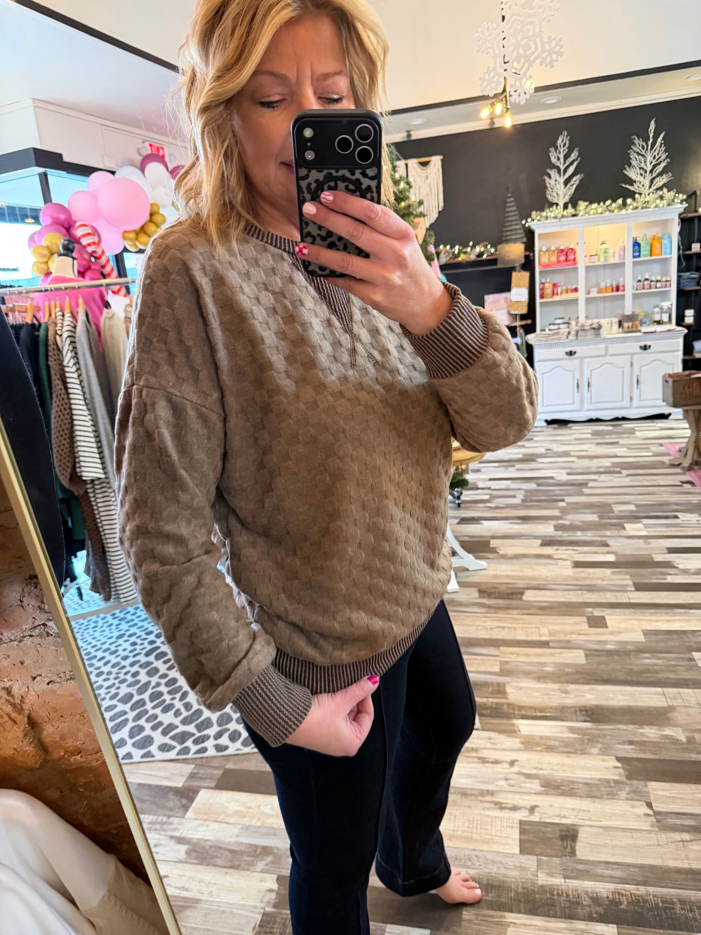 Soft Textured Checker Knit Pullover Sweatshirt