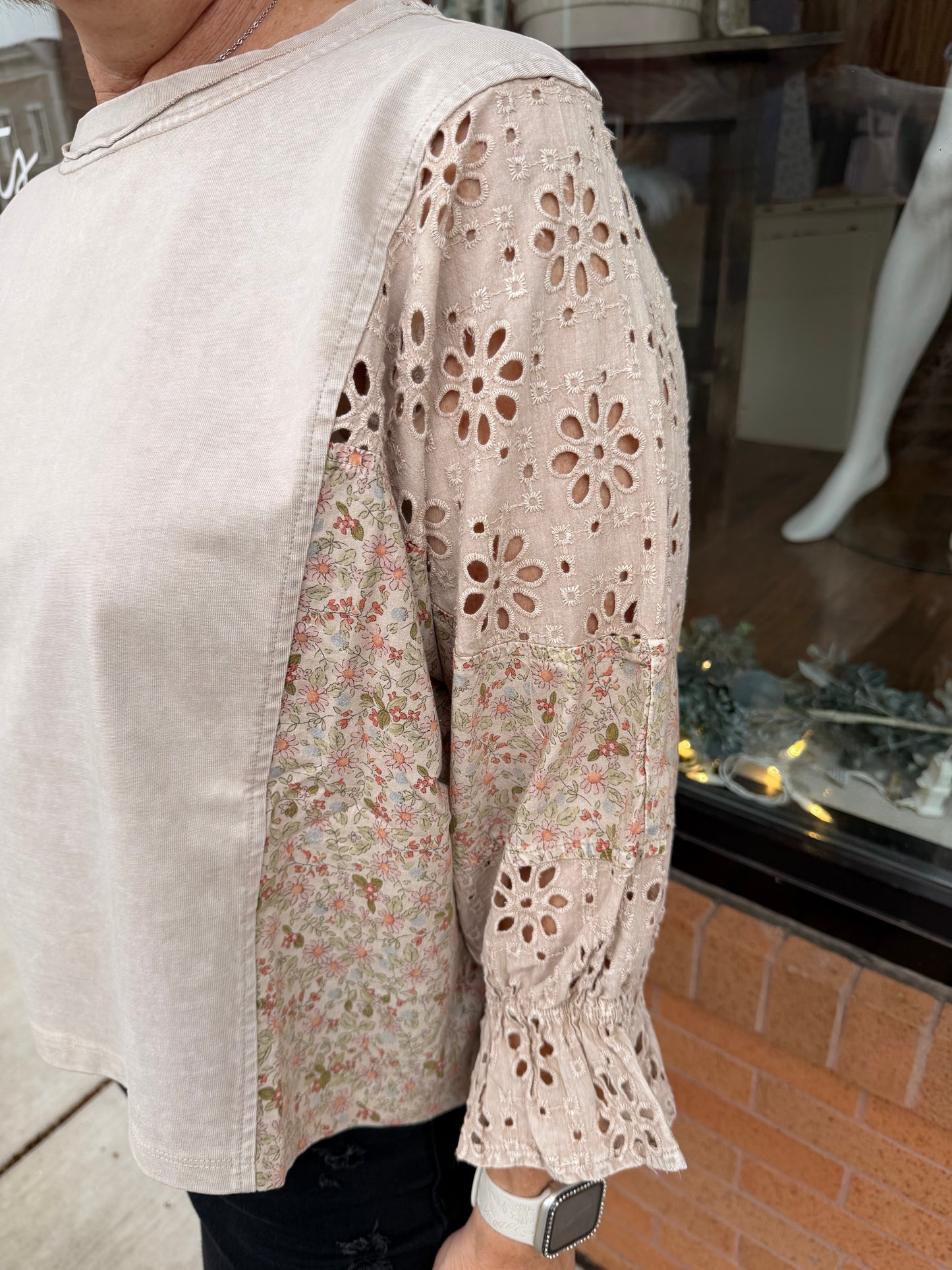 Floral Print Eyelet Patchwork Balloon Sleeve Top