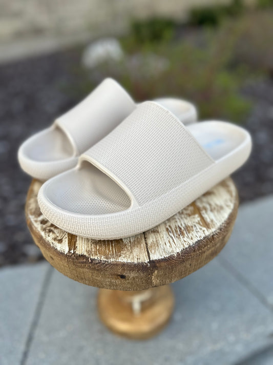 MIA Lexa Cloud Slide