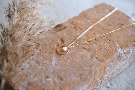 Private Label Gold Plated Circle and Pearl Necklace