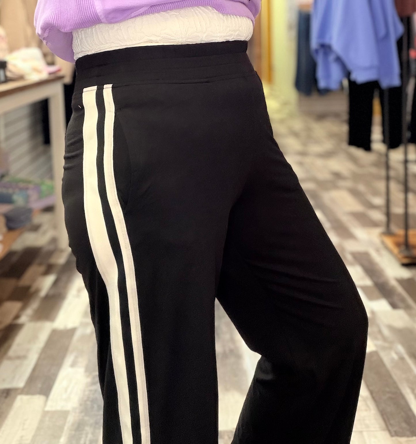 Butter Soft Side Contrast Straight Pant