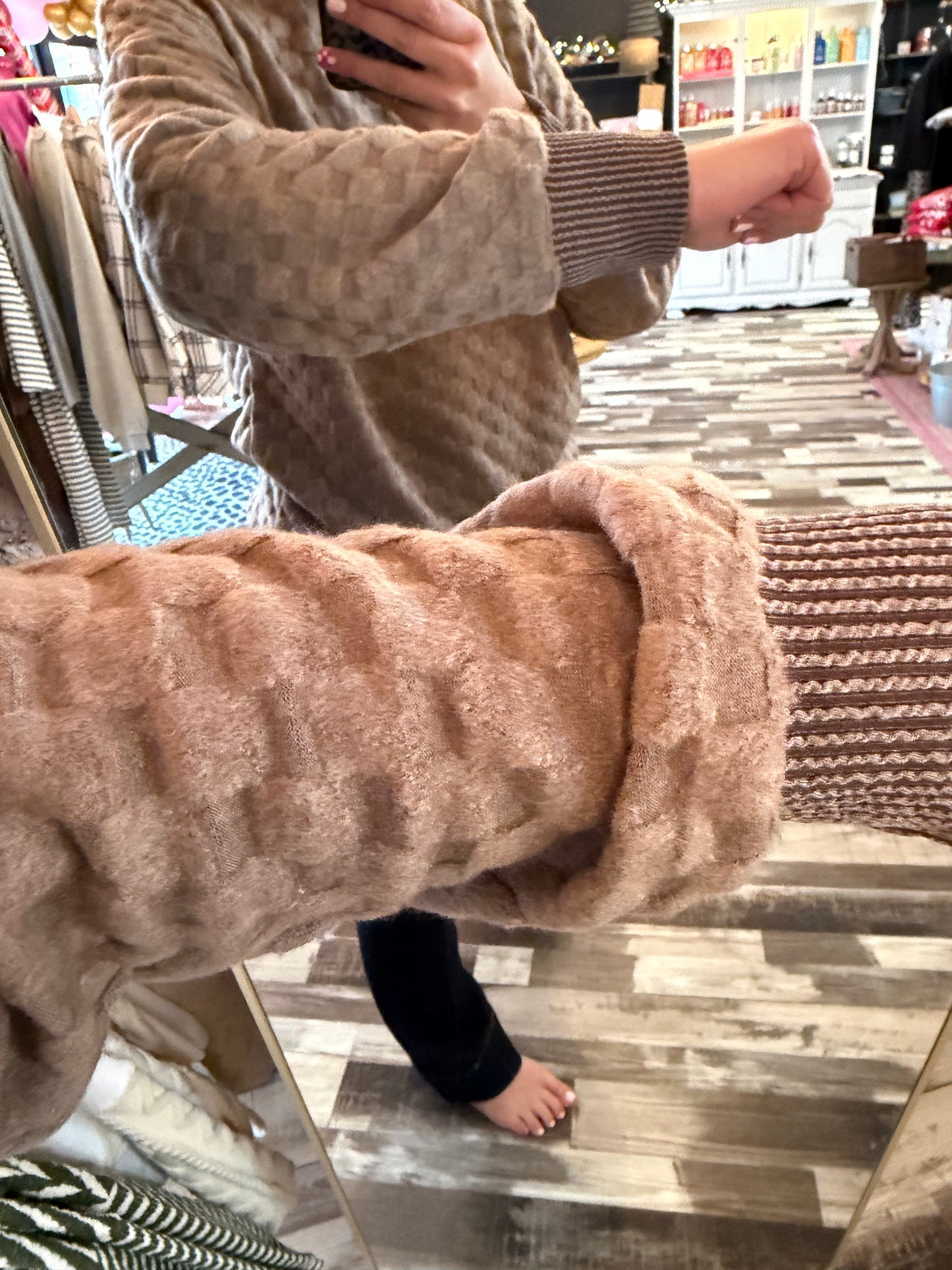 Soft Textured Checker Knit Pullover Sweatshirt