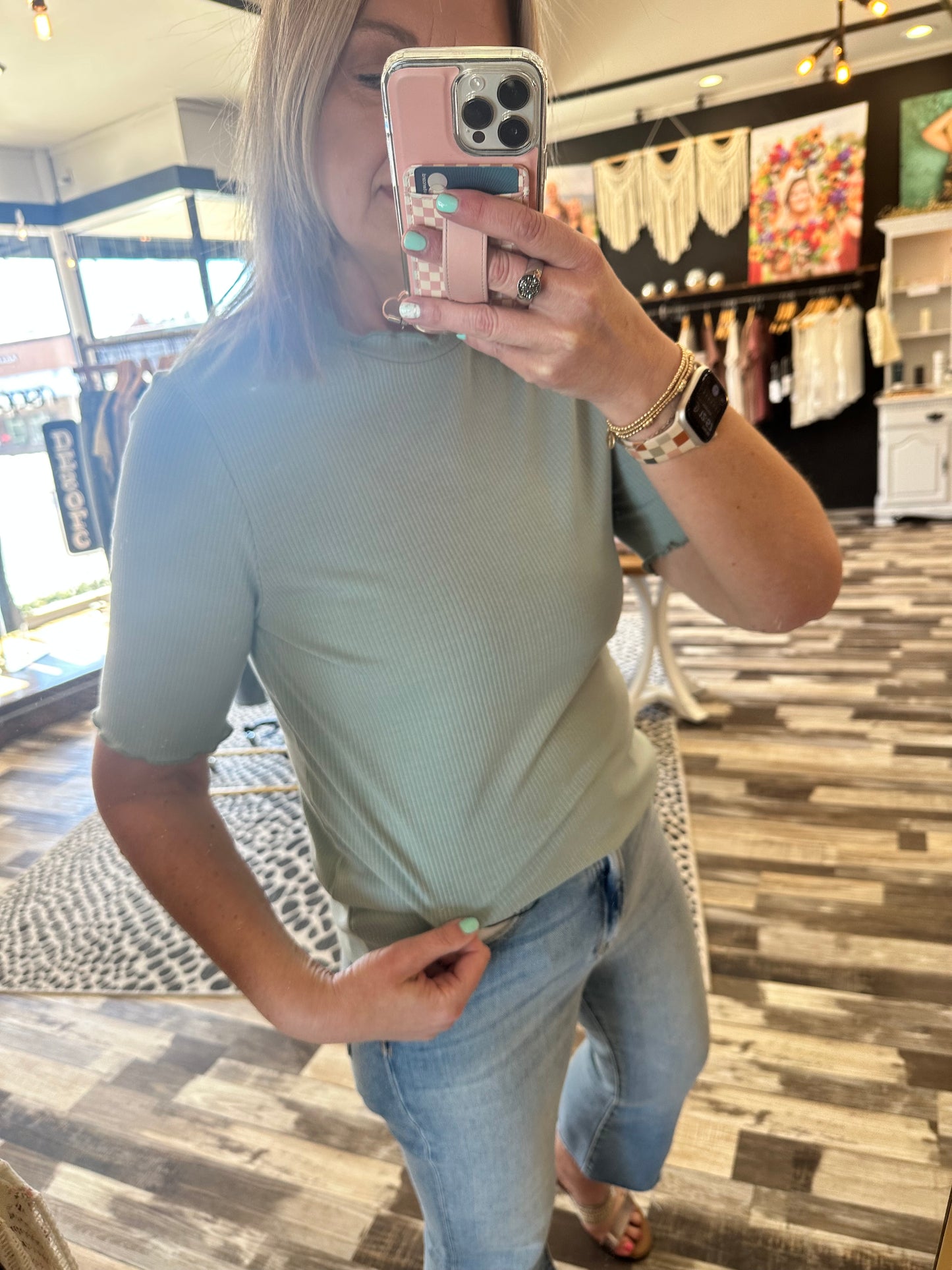 Solid Top w/Lettuce Neck