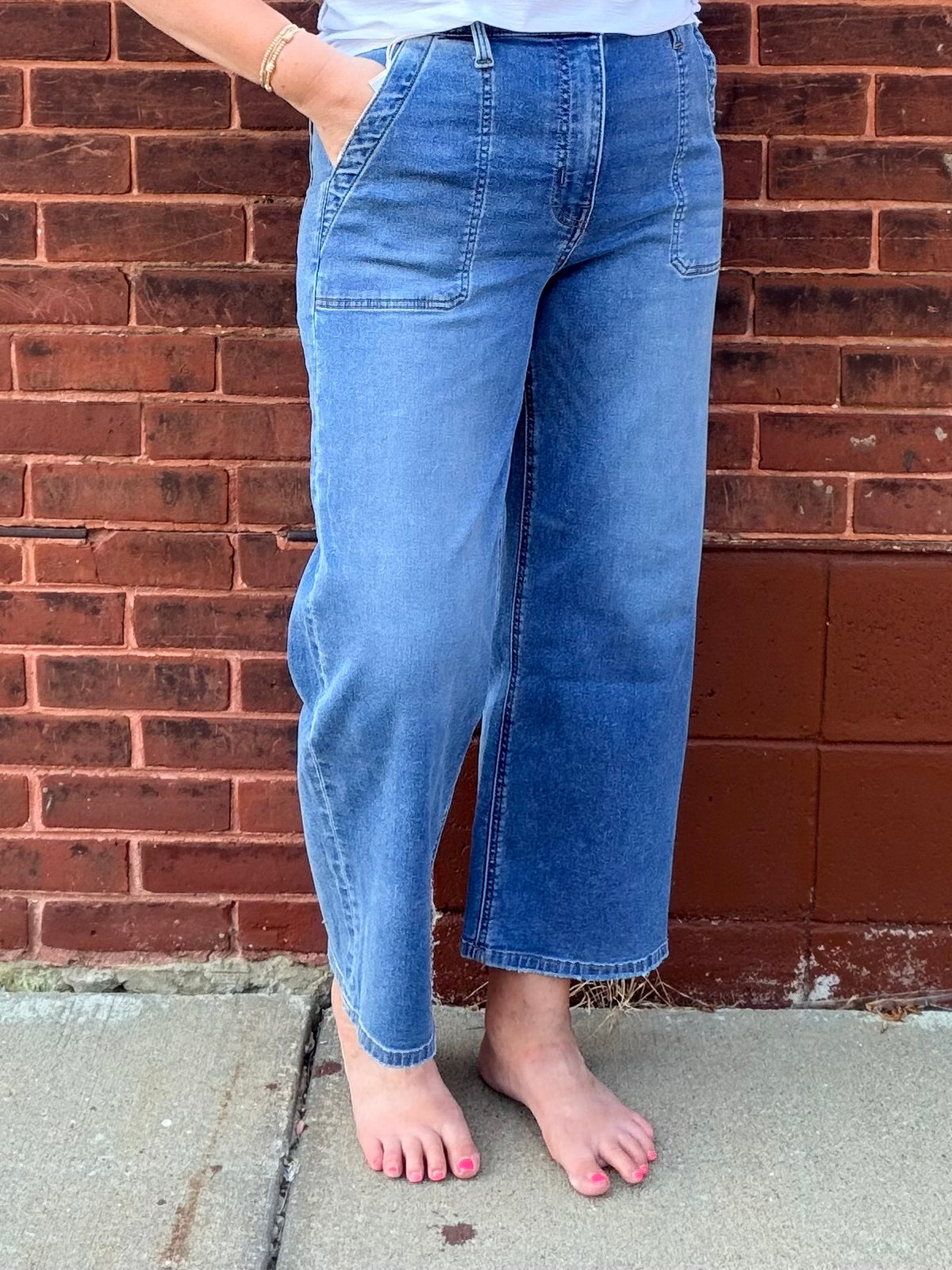 The Ellie Elastic Waistband Ankle Baggy Pull On Jeans by Vervet