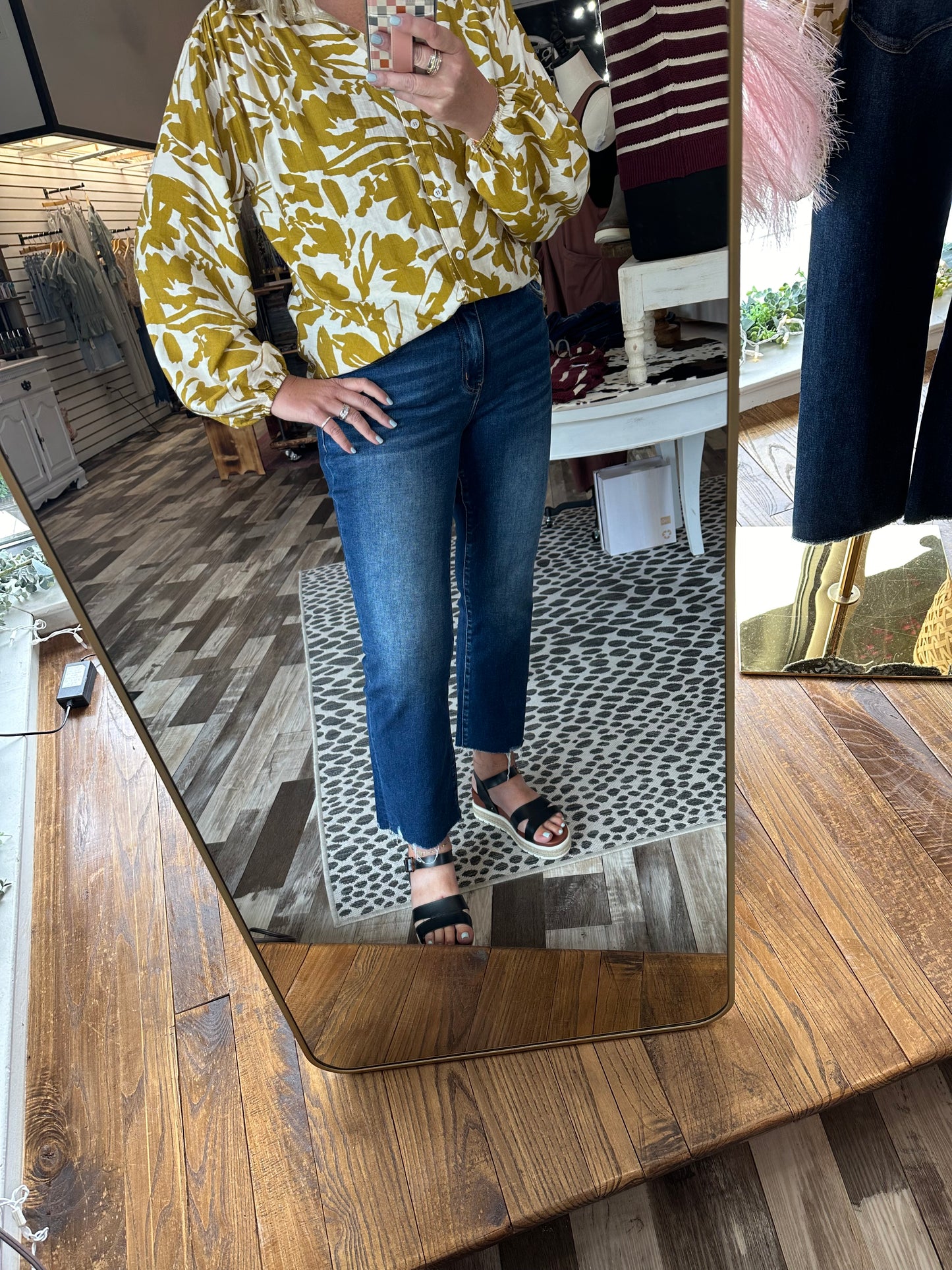 Lovervet Mid Rise Crop Mini Bootcut Jeans