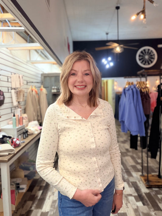 Ribbed Floral Snap Henley