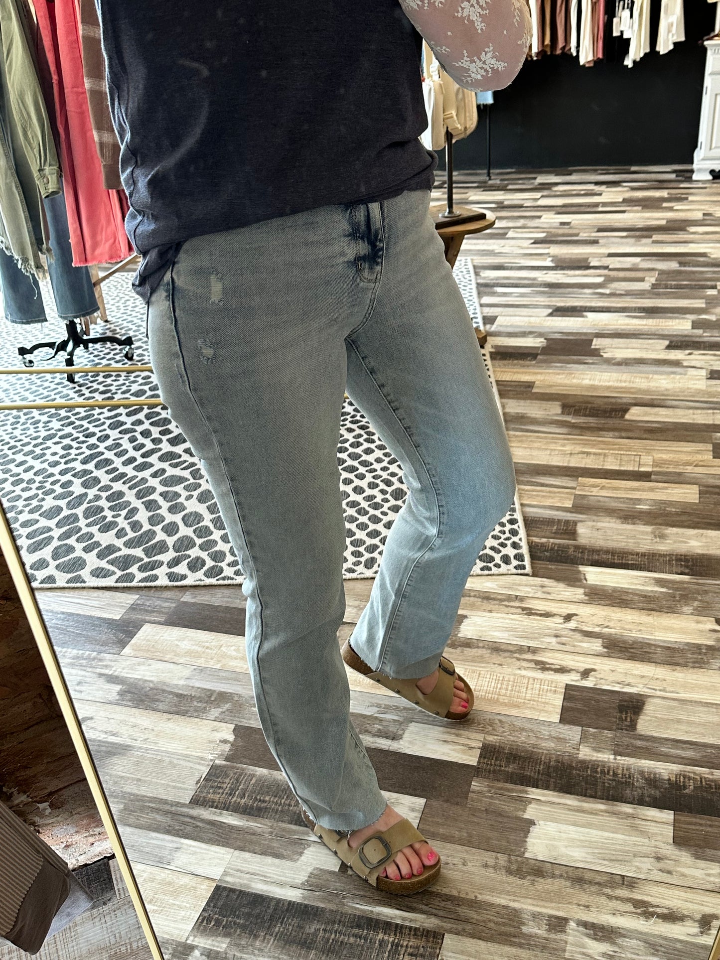 Judy Blue  Mid Rise Light Wash Dad Jeans