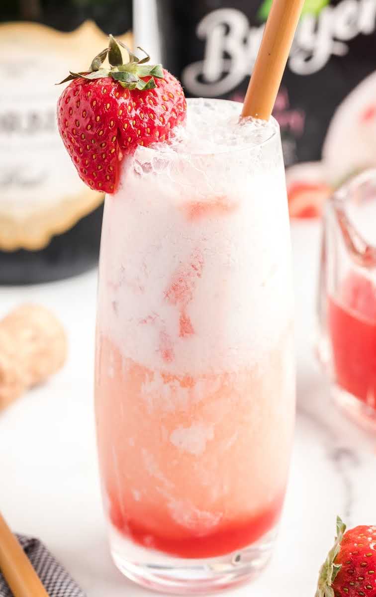 Love Potion #9 Strawberry Champagne Mix: Shot