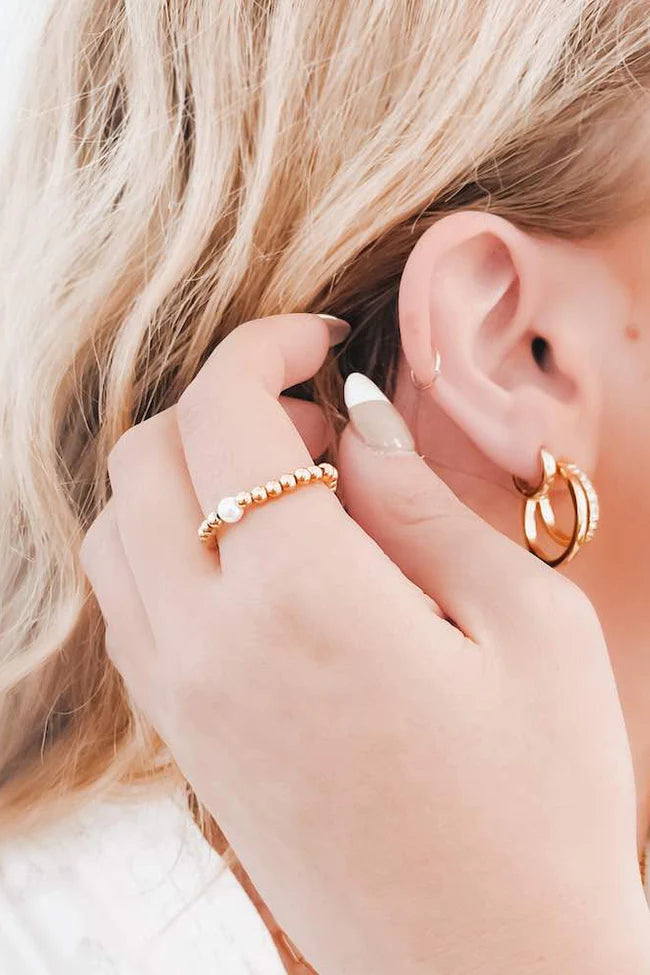 Pretty Simple Golden Queen Beaded Pearl Stretch Ring