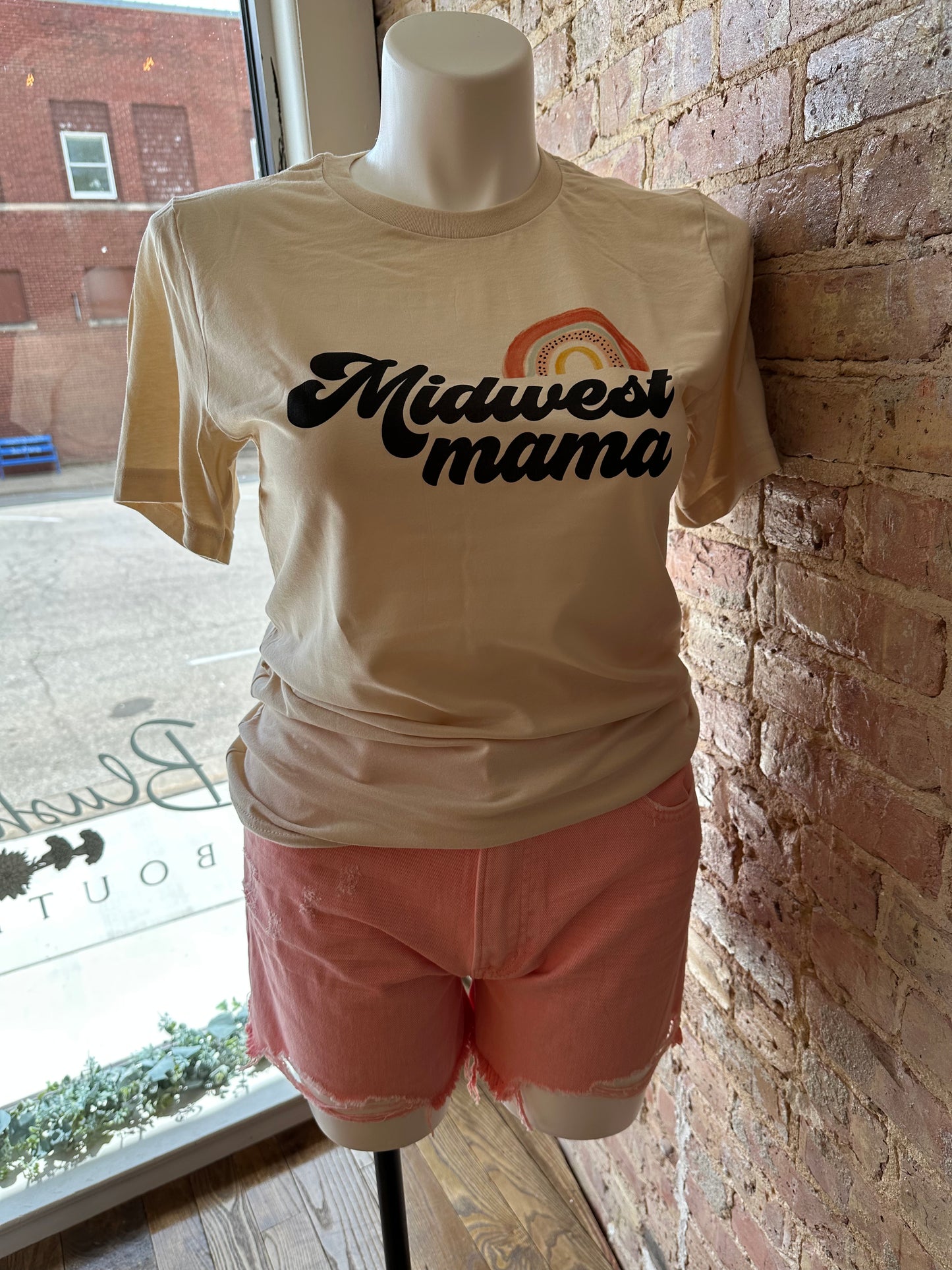 Midwest Mama tee
